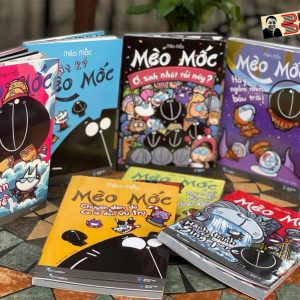 (Combo 7 quyển Mèo Mốc) MÈO MỐC 2 - CHUYỆN ĐÈN ĐỎ VÀ CÁI LỖ ĐEN VŨ TRỤ - MÈO MỐC - HÃY NGẮM NHÌN BẦU TRỜI - MÈO MỐC - VÀ XUÂN SẼ LẠI VỀ - MÈO MỐC & THẾ GIỚI DIỆU KỲ MÀU XÁM - MÈO MỐC & THẾ GIỚI DIỆU KỲ MÀU XÁM - MÈO MỐC: Ơ, SINH NHẬT RỒI NÀY? (tái bản 2021) - MÈO MỐC - HÀNH TRÌNH TỚI SINGAPORE (Tái bản 2022) - NHẬT KÍ MÈO MỐC (TÁI BẢN 2018) – Skybooks - bìa mềm, in màu