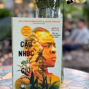 (Tái bản năm 2023) CẬU NHÓC GẶT GIÓ - William Kamkwamba, Bryan Mealer - Fatass Racoon dịch – NXB Thanh niên – Huy Hoang Bookstore