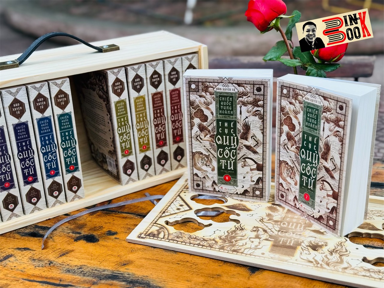 TRỌN BỘ 13 TẬP THẾ CỤC QUỶ CỐC TỬ - Hộp gỗ giới hạn chỉ 600 bộ, nắp trượt quai da PU - Hàn Xuyên Tử - Huy Hoang Bookstore
