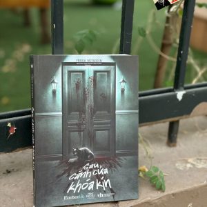 (Tặng kèm bookmark) SAU CÁNH CỬA KHÓA KÍN – Freida McFadden – Orkid dịch - Az Việt Nam – NXB Văn Học