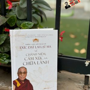 (Bìa cứng) Những cuộc đối thoại với ĐỨC ĐẠT LAI LẠT MA về Chánh niệm, Cảm xúc và Chữa lành - Waka