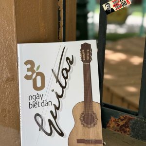 30 NGÀY BIẾT ĐÀN GUITAR – Hoàng Hạc – Văn Lang Books