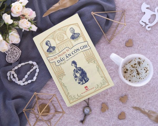GIA TỘC HUYỆN SĨ – DẤU ẤN CÒN GHI – NXB Phụ Nữ Việt Nam