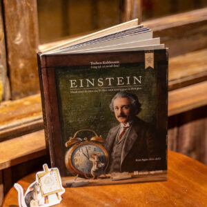 [Bộ sách Hội Chuột Thiên Tài] EINSTEIN: Hành Trình Kỳ Diệu Của Tí Hon Vượt Qua Không Gian Và Thời Gian – Torben Kuhlmann – Kim Ngân dịch – Crabit Kidbooks
