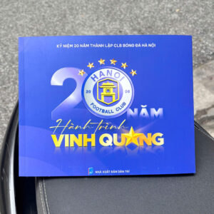 CLB BÓNG ĐÁ HÀ NỘI - 20 NĂM HÀNH TRÌNH VINH QUANG- Nhiều tác giả- NXB Dân Trí- THBooks